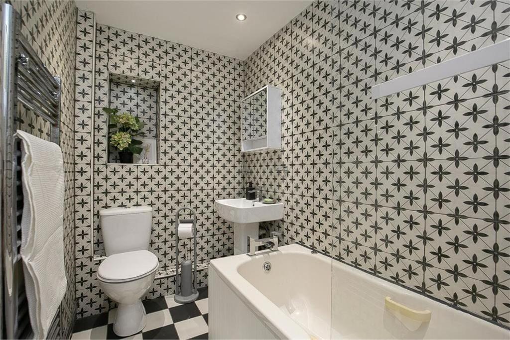 Dreghorn House 4 Bedrooms 3 Toilets 3 Reception Free Parking 233 Mbp Wifi EDI Exteriér fotografie